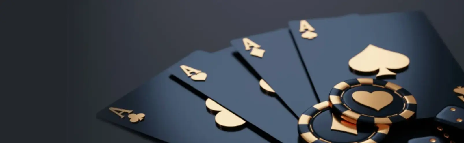 Luxusní pokerové karty a žetony – kombinace čtyř es ve stylovém provedení Černé hrací karty s esy a zlatými žetony na tmavém pozadí